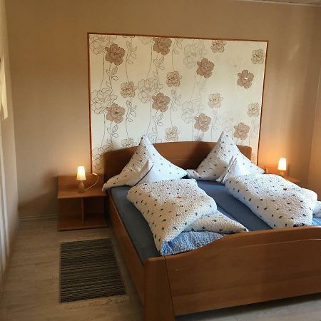 Ferienwohnung Martina Целль-ан-дер-Мозель Екстер'єр фото